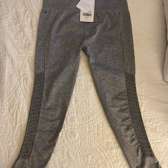 Sync High-Waisted Perforated 7/8 Leggings - Picture 4 of 6